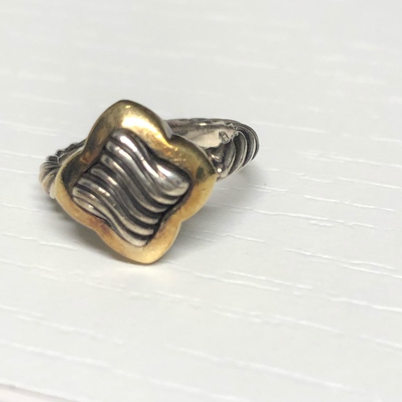 David Yurman small diamond shaped ring. Sterling and gold. - Picture 4 of 5